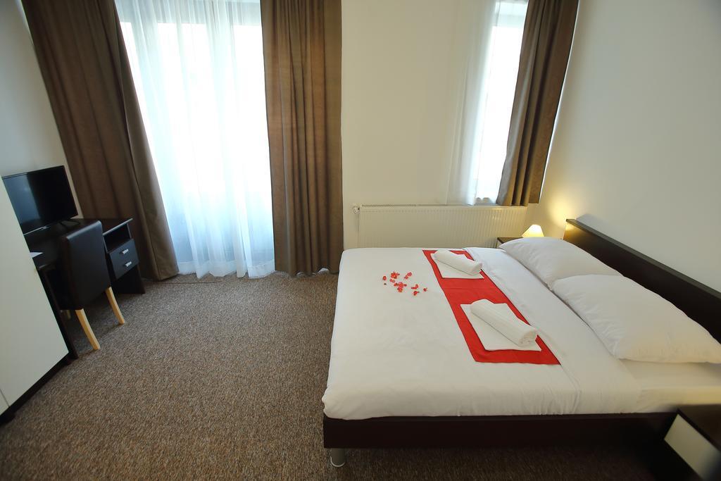 Sobe Oliva Hotel ซาเกร็บ ภายนอก รูปภาพ