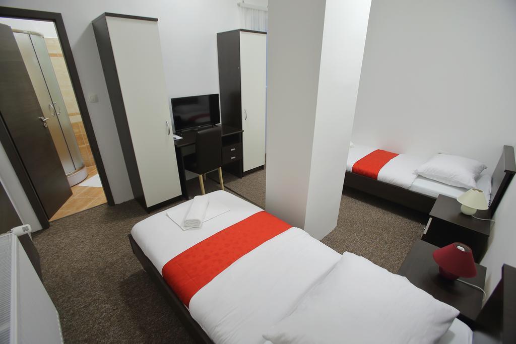 Sobe Oliva Hotel ซาเกร็บ ภายนอก รูปภาพ