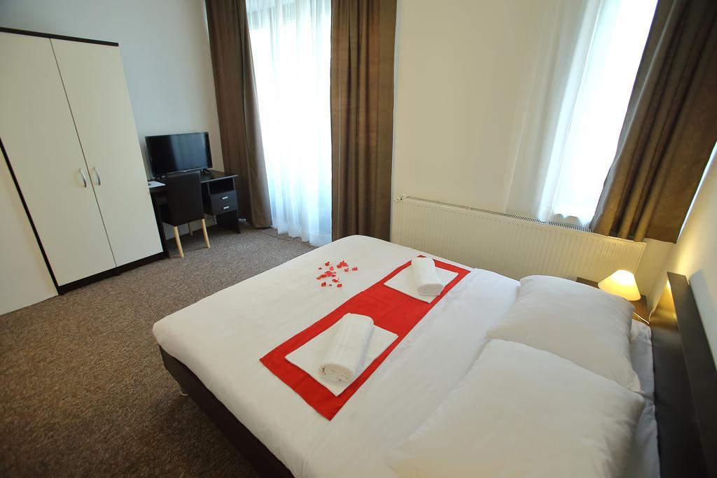 Sobe Oliva Hotel ซาเกร็บ ภายนอก รูปภาพ